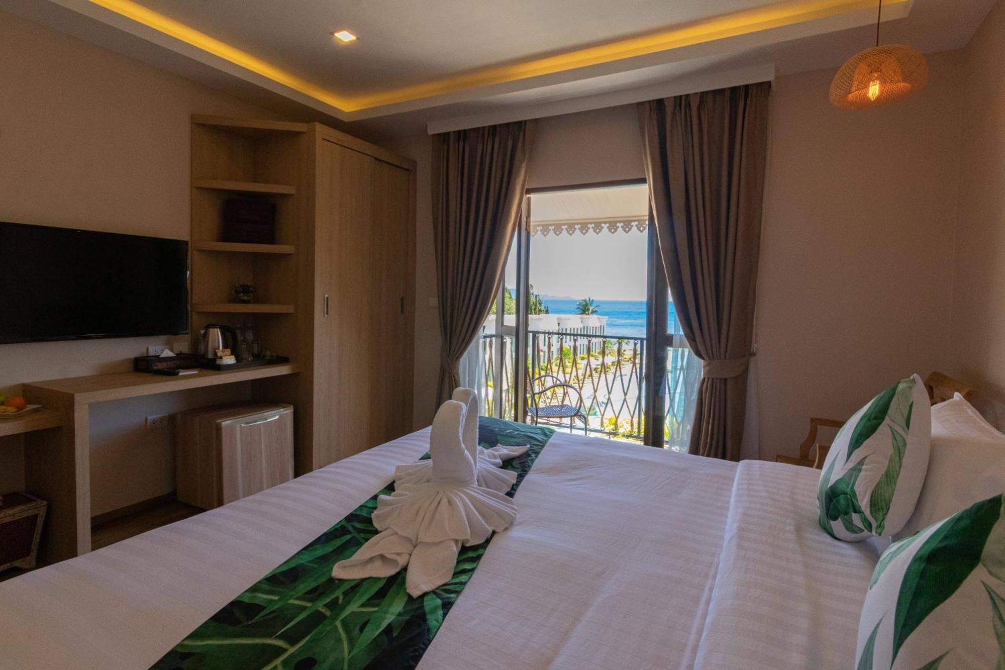 Vannee Golden Sands Beachfront Resort Haad Rin Ngoại thất bức ảnh